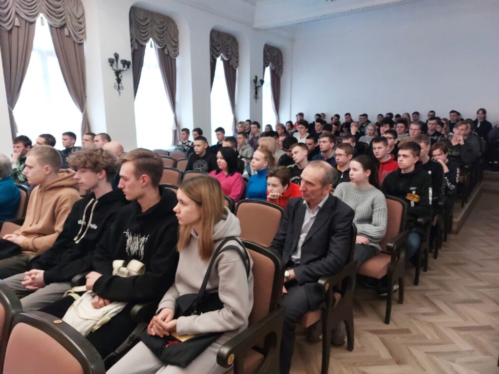 Студенты ВМТК посетили ДШИ «Центр»